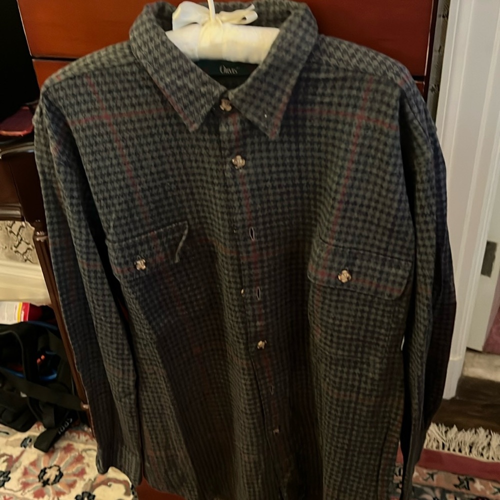 Men’s Orvis long sleeved shirt